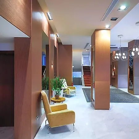 Irida Hotel 3*