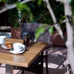 Hotel Irida